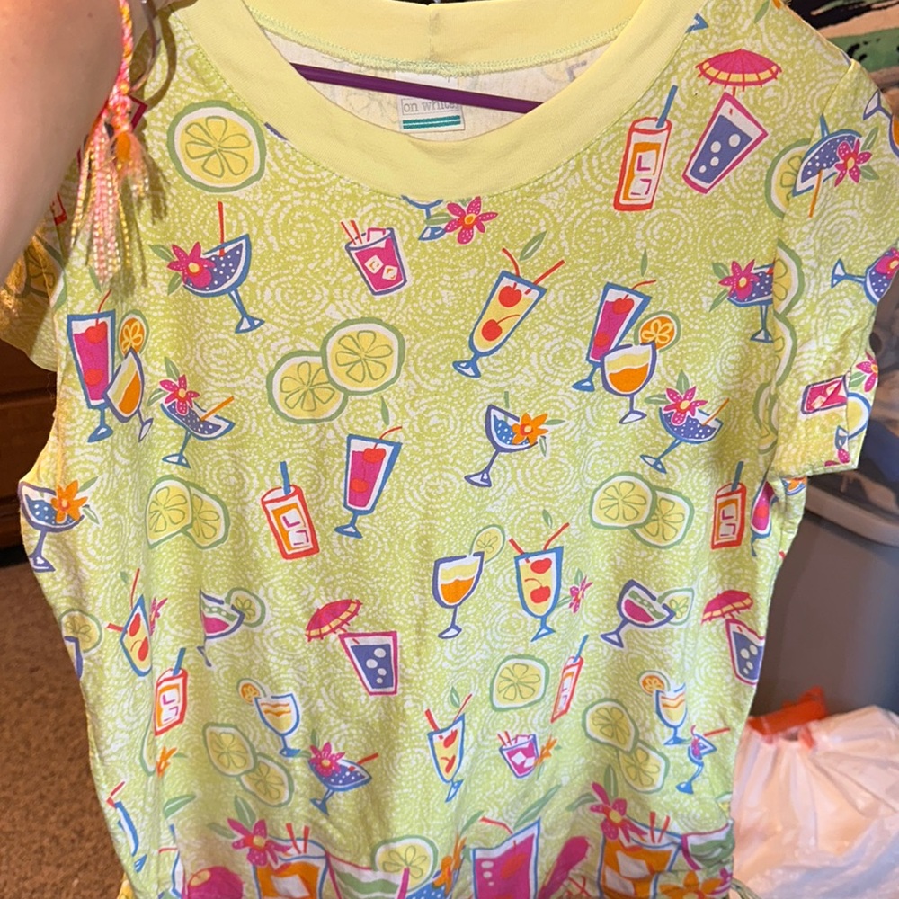 women’s T shirt